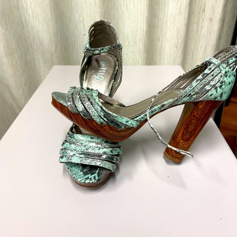 Glossy Wood thick heel platform shoes turquoise blue/green animal print shoes